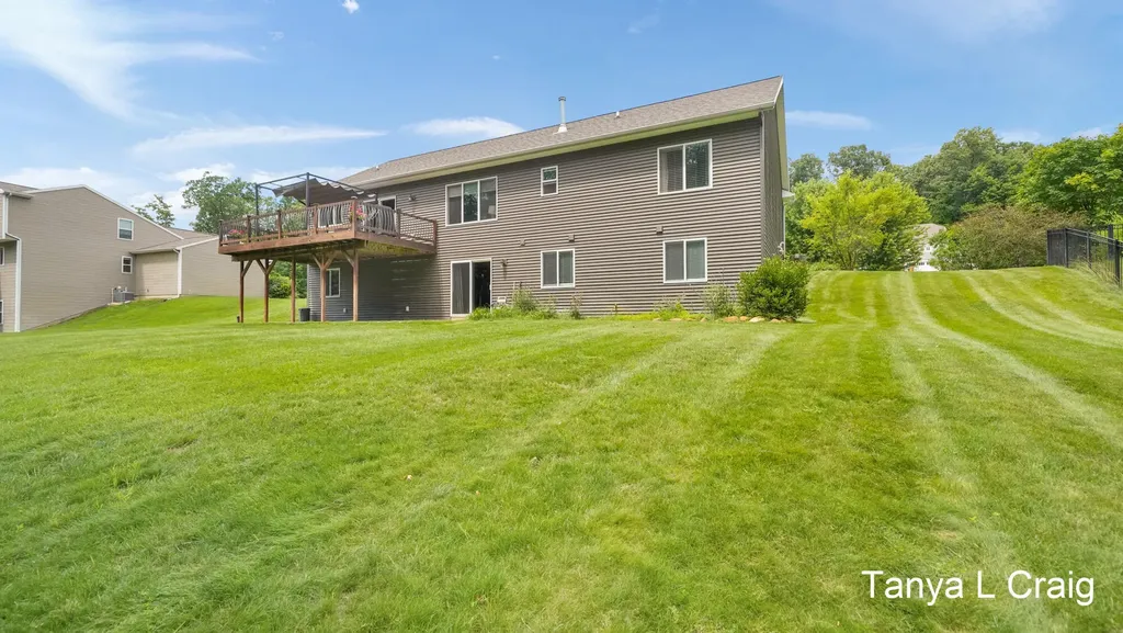 9266 Trafalgar Drive SE Caledonia Township MI 49302