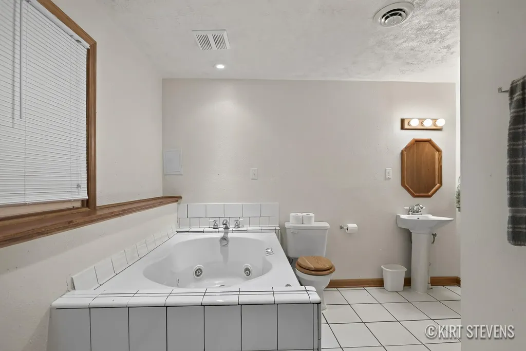 5911 Frostline Drive Allendale Charter Township MI 49401