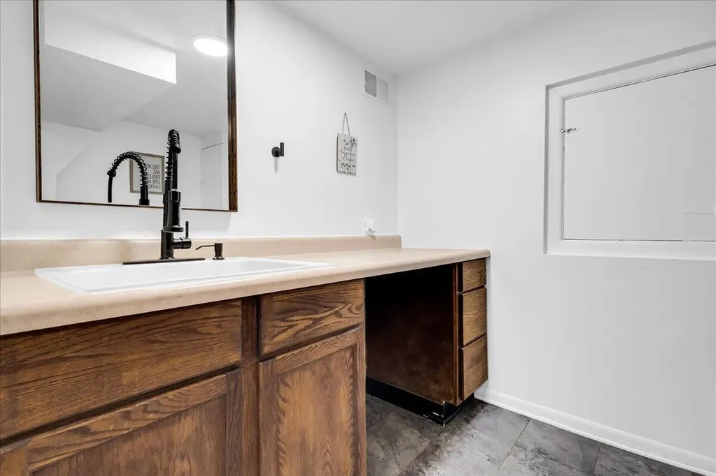 309 W South Street Hastings City MI 49058
