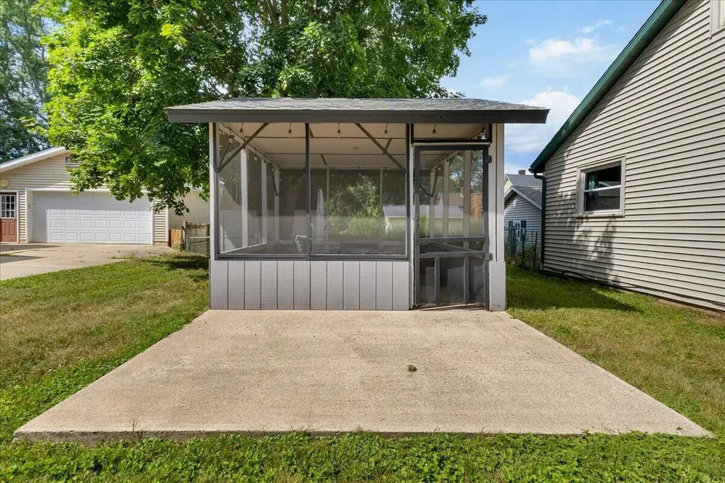 309 W South Street Hastings City MI 49058