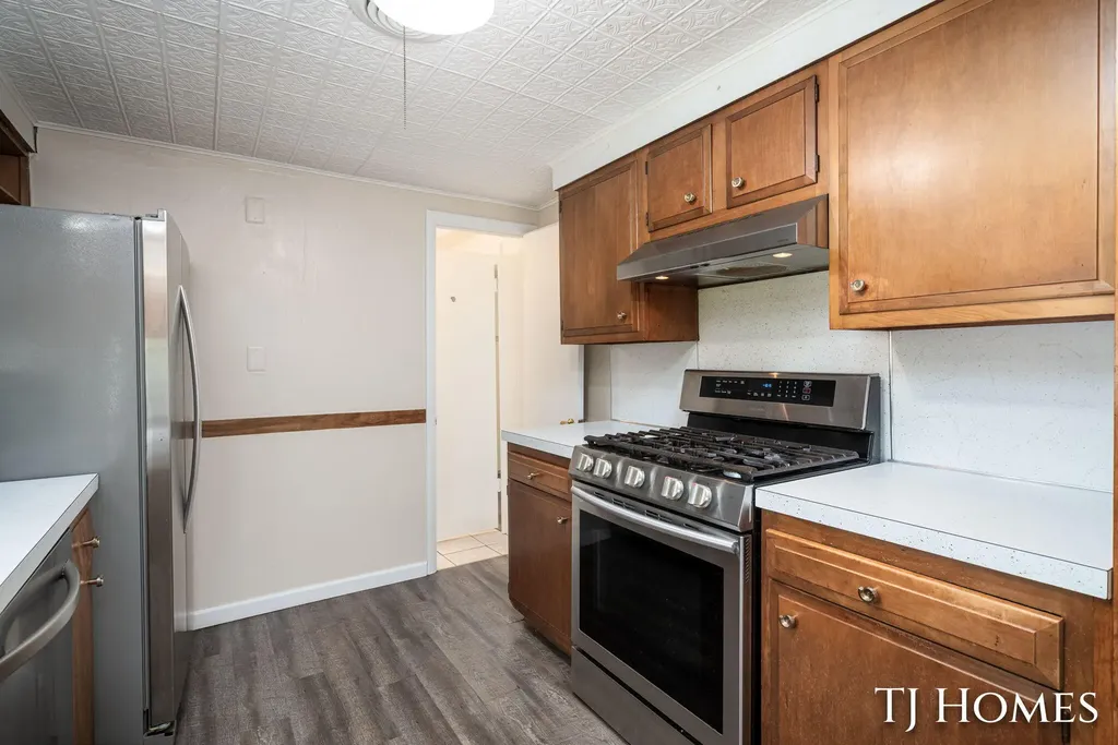 2215 Maguire Avenue NE Grand Rapids Charter Township MI 49525