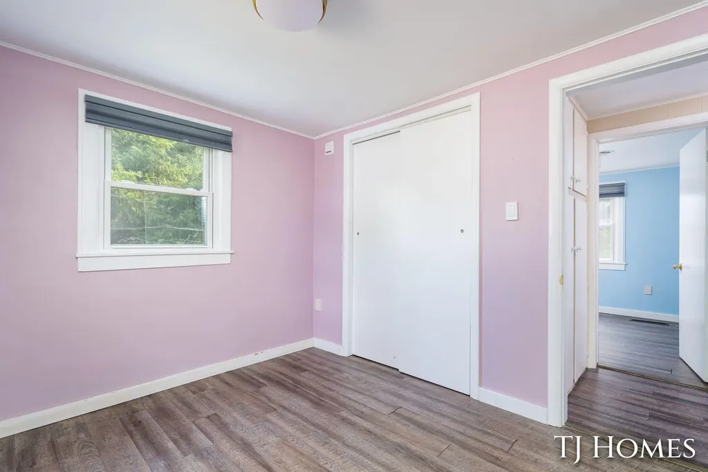 2215 Maguire Avenue NE Grand Rapids Charter Township MI 49525