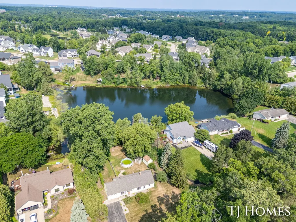 2215 Maguire Avenue NE Grand Rapids Charter Township MI 49525