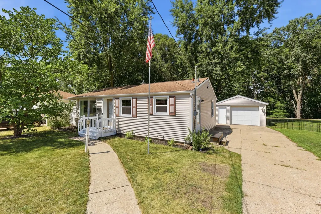 4149 Heron Avenue SW Wyoming City MI 49509