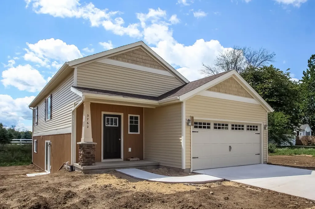 860 Crooks Street Belding City MI 48809