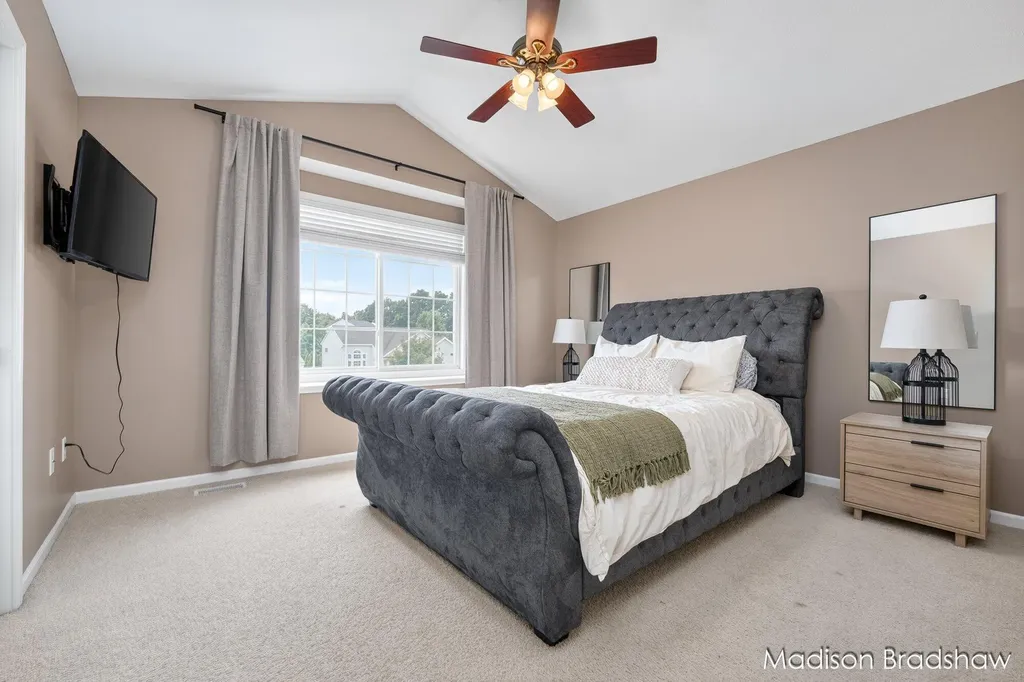 5866 E Grove Drive SE Kentwood City MI 49512