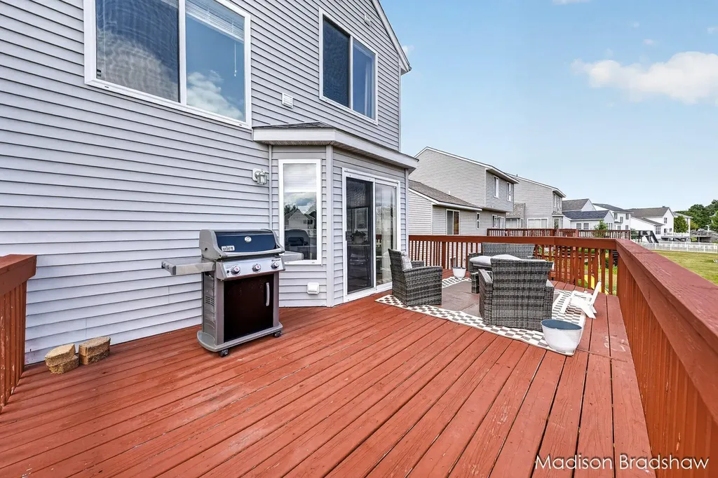 5866 E Grove Drive SE Kentwood City MI 49512