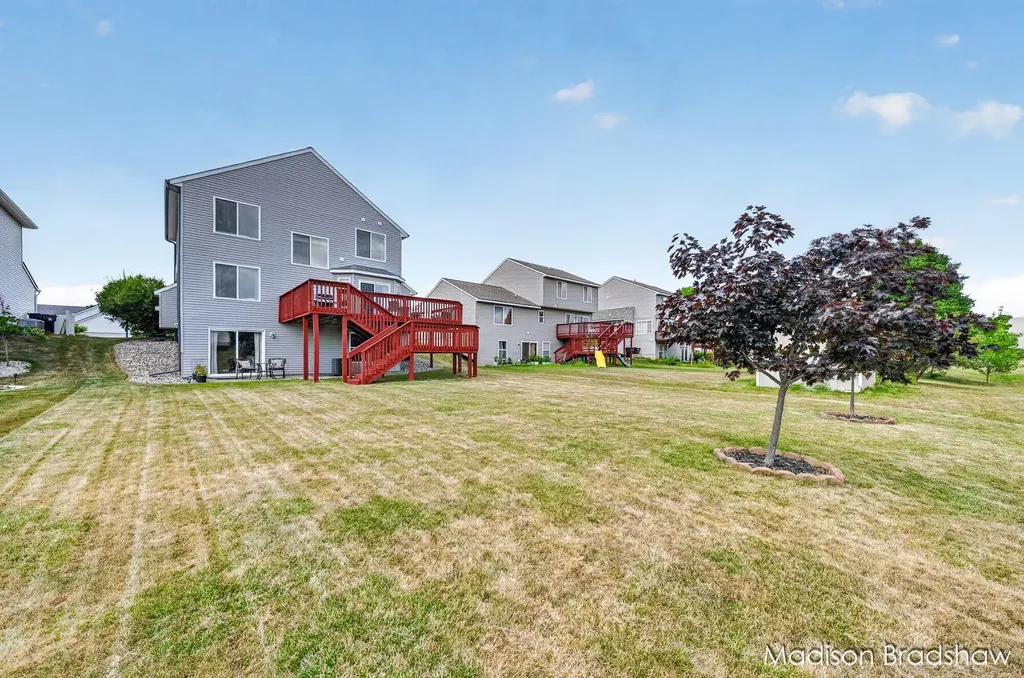 5866 E Grove Drive SE Kentwood City MI 49512