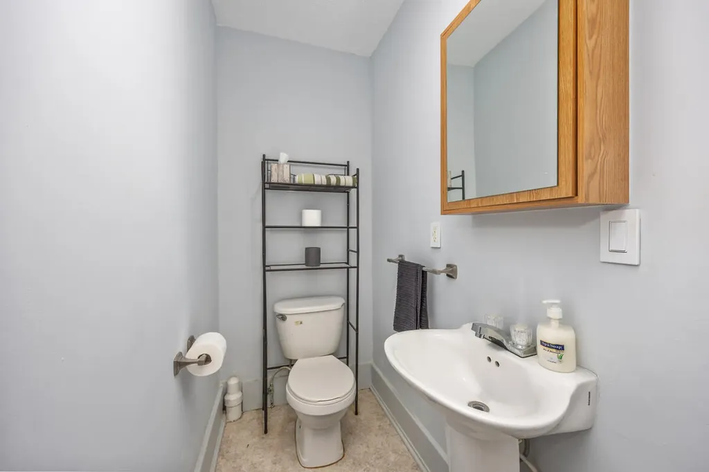 852 Leonard Street NE Grand Rapids City MI 49503
