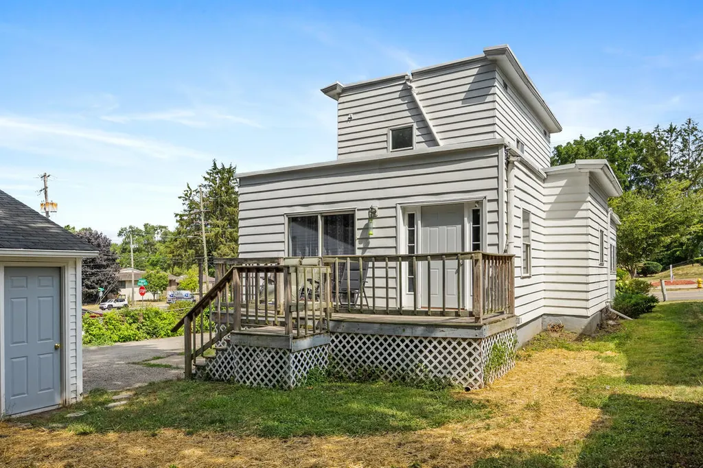 852 Leonard Street NE Grand Rapids City MI 49503