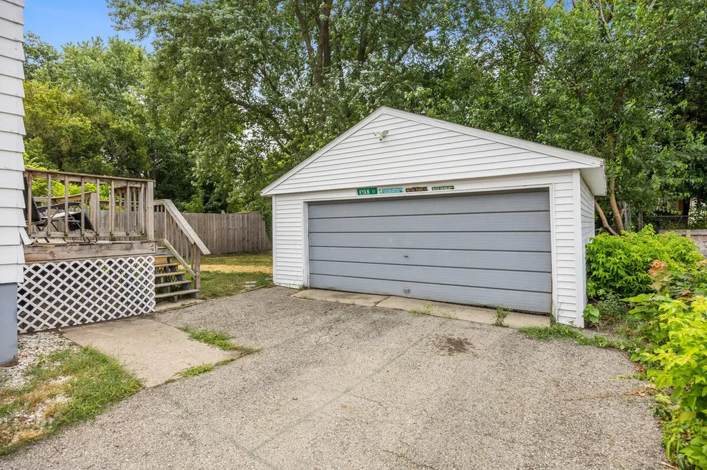 852 Leonard Street NE Grand Rapids City MI 49503