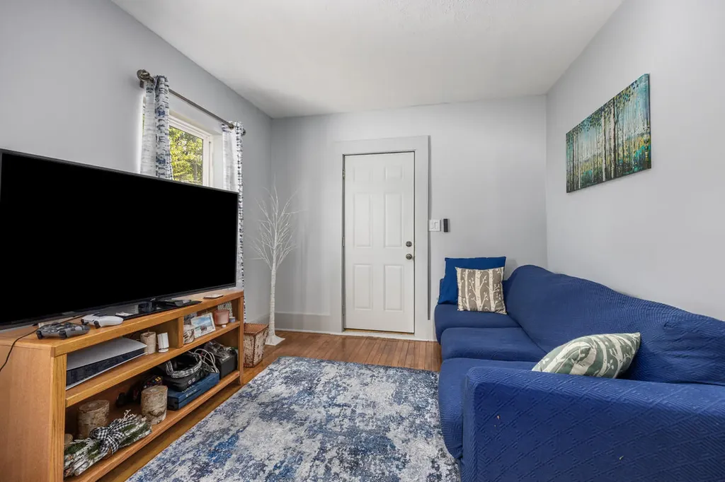 852 Leonard Street NE Grand Rapids City MI 49503