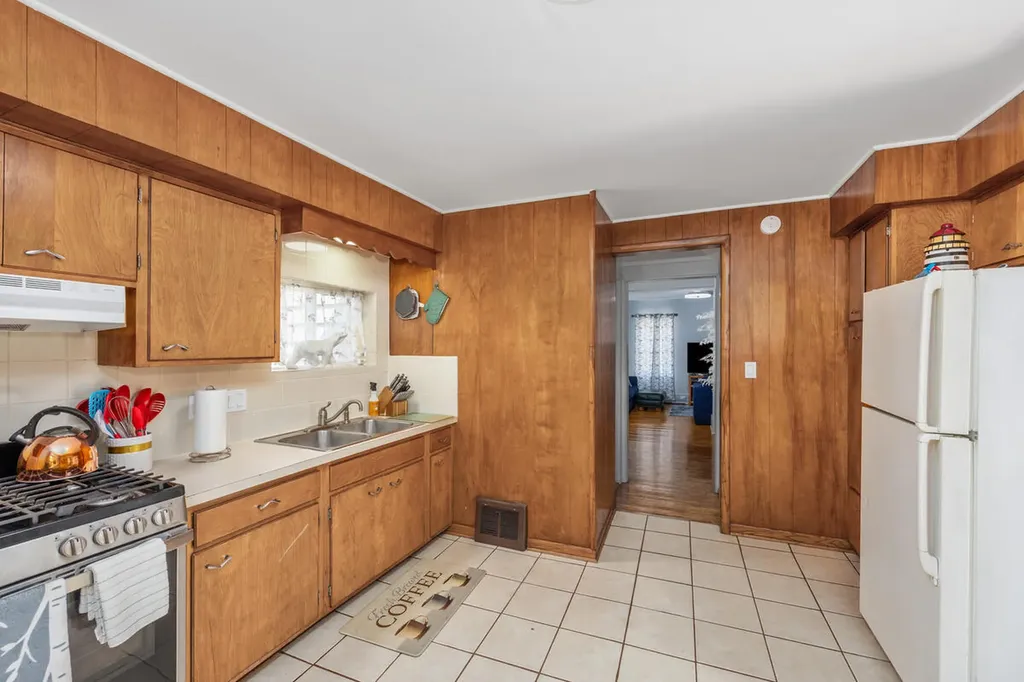 852 Leonard Street NE Grand Rapids City MI 49503
