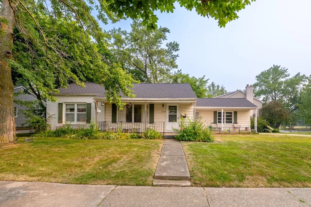 2505 Boston Street SE East Grand Rapids City MI 49506