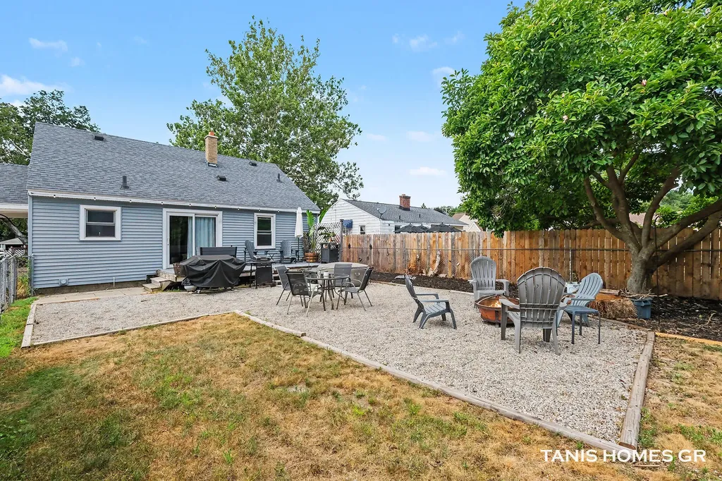 3512 Boone Avenue SW Wyoming City MI 49519