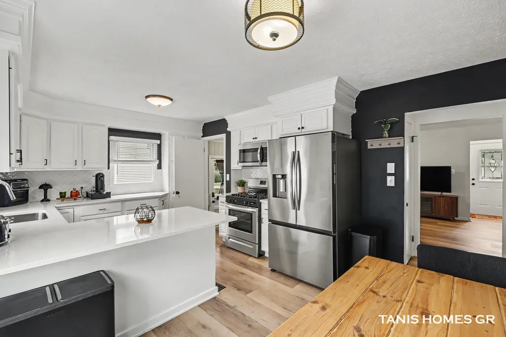 3512 Boone Avenue SW Wyoming City MI 49519