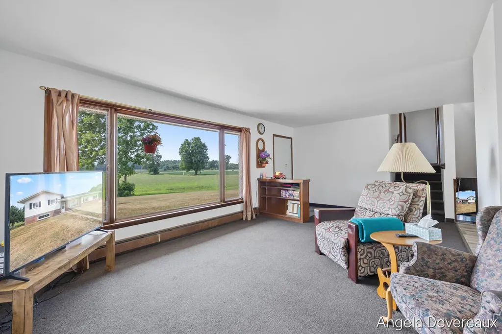 2637 17 Mile Road Tyrone Township MI 49330