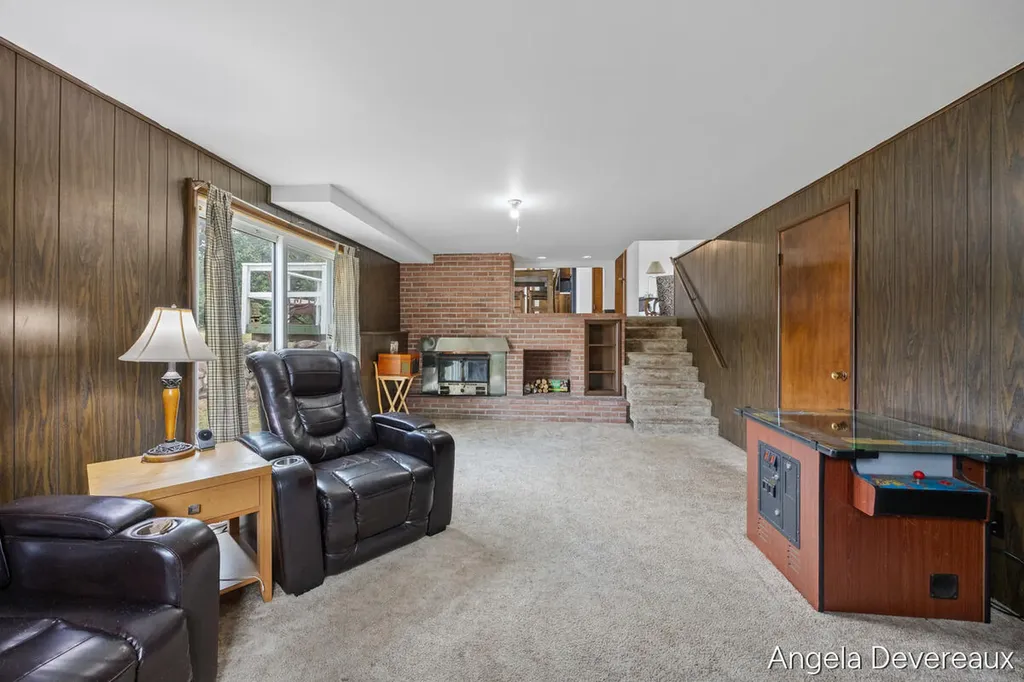 2637 17 Mile Road Tyrone Township MI 49330