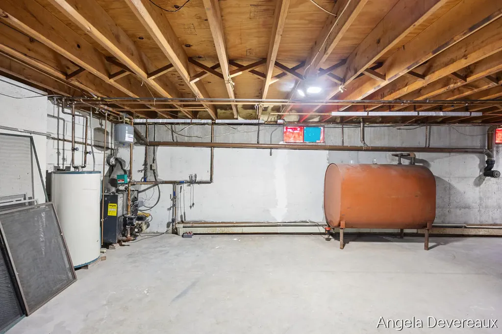 2637 17 Mile Road Tyrone Township MI 49330