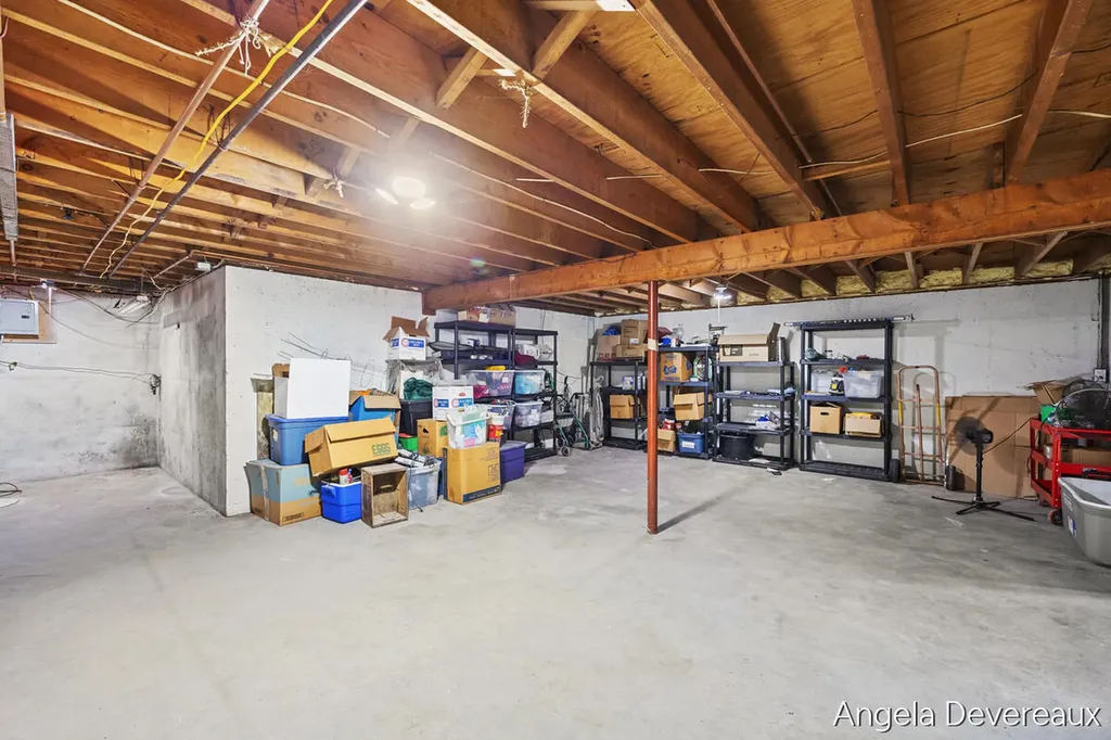 2637 17 Mile Road Tyrone Township MI 49330