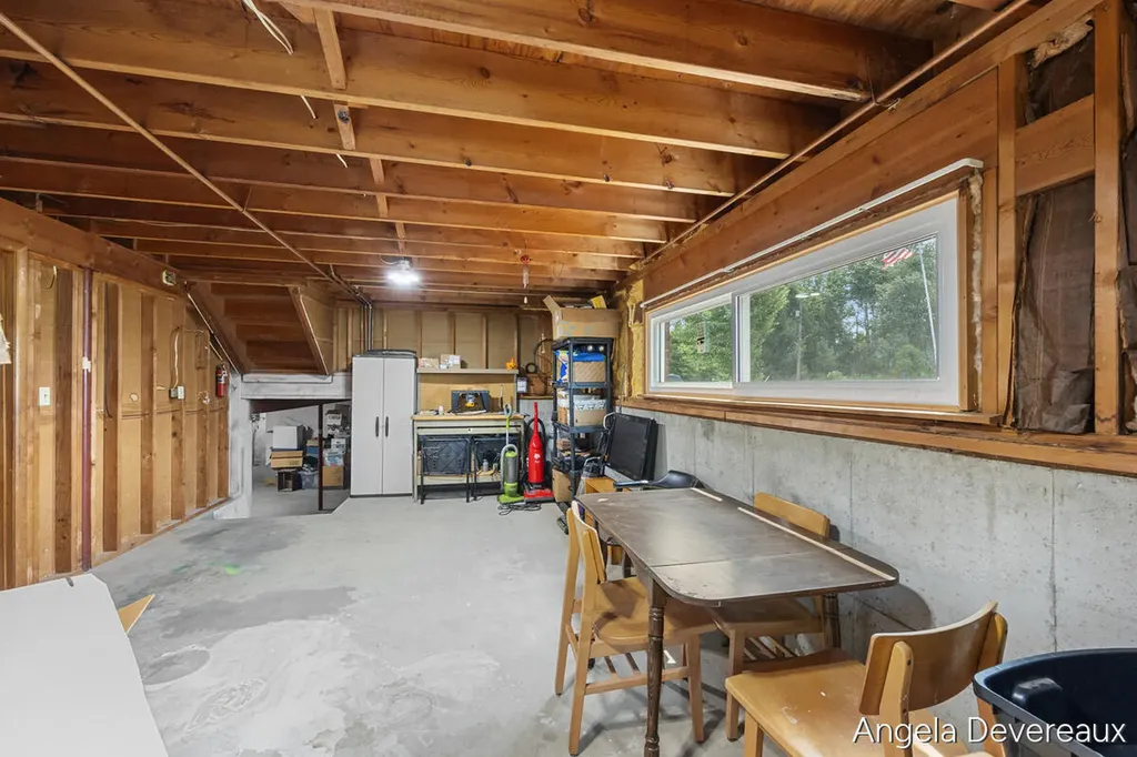 2637 17 Mile Road Tyrone Township MI 49330