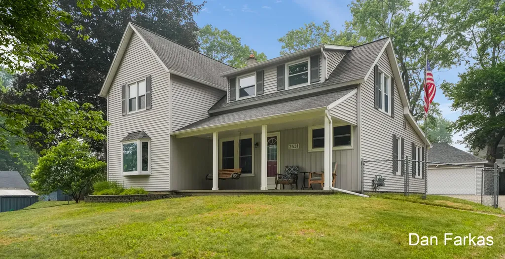 2531 Miller Avenue NW Walker City MI 49544