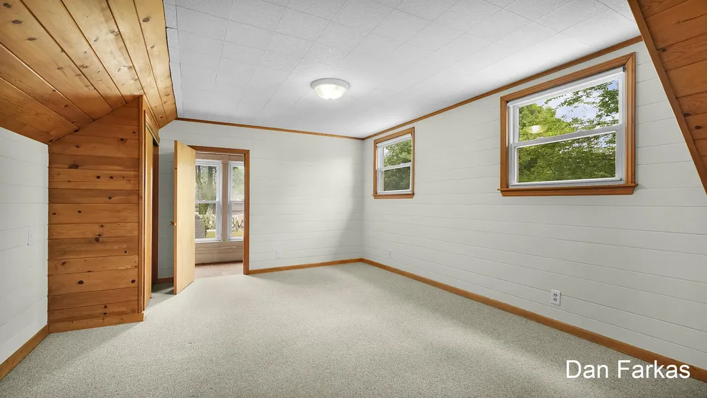 2531 Miller Avenue NW Walker City MI 49544