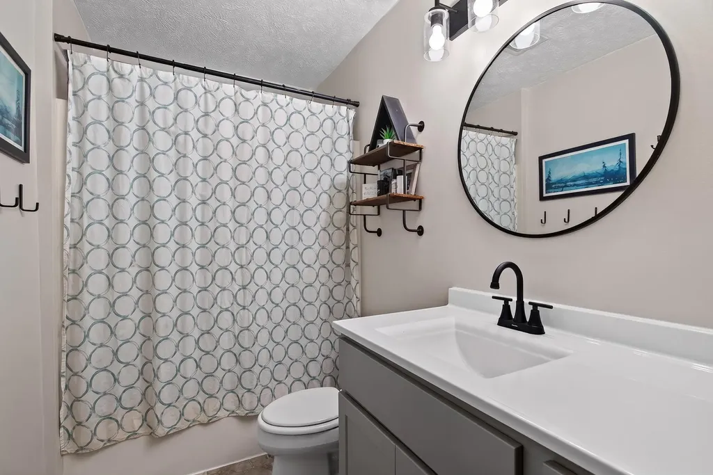 6935 Brow-myer Drive NE Courtland Township MI 49341