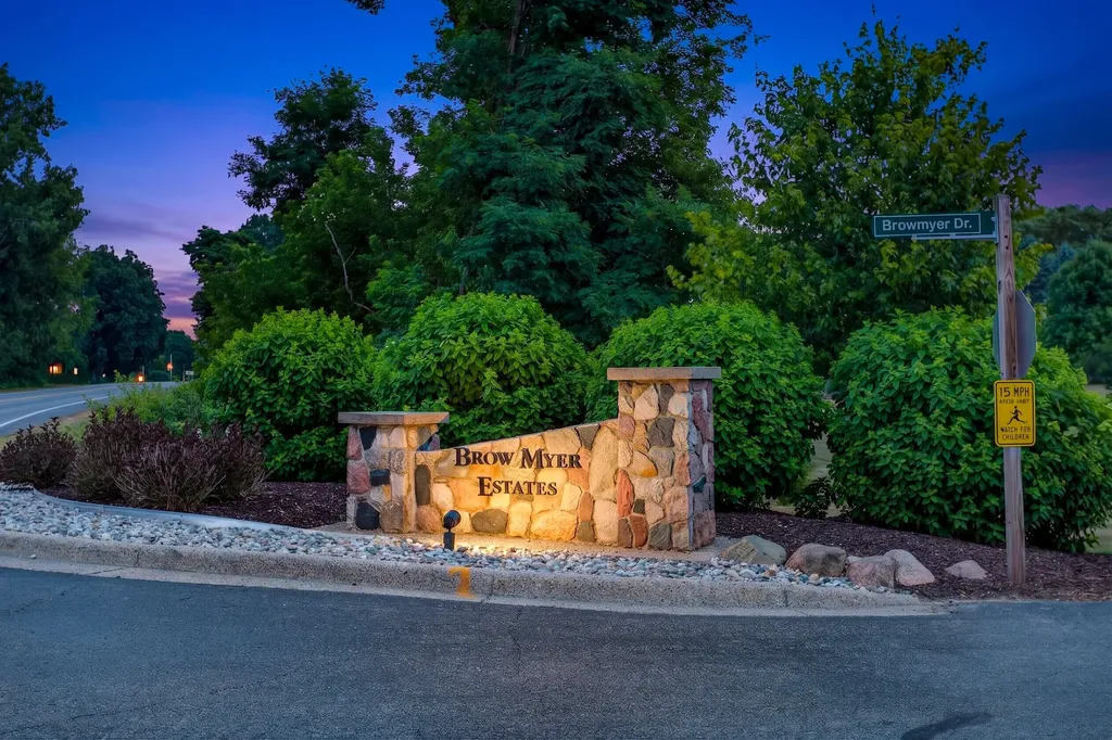 6935 Brow-myer Drive NE Courtland Township MI 49341