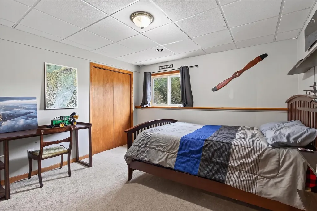 6935 Brow-myer Drive NE Courtland Township MI 49341