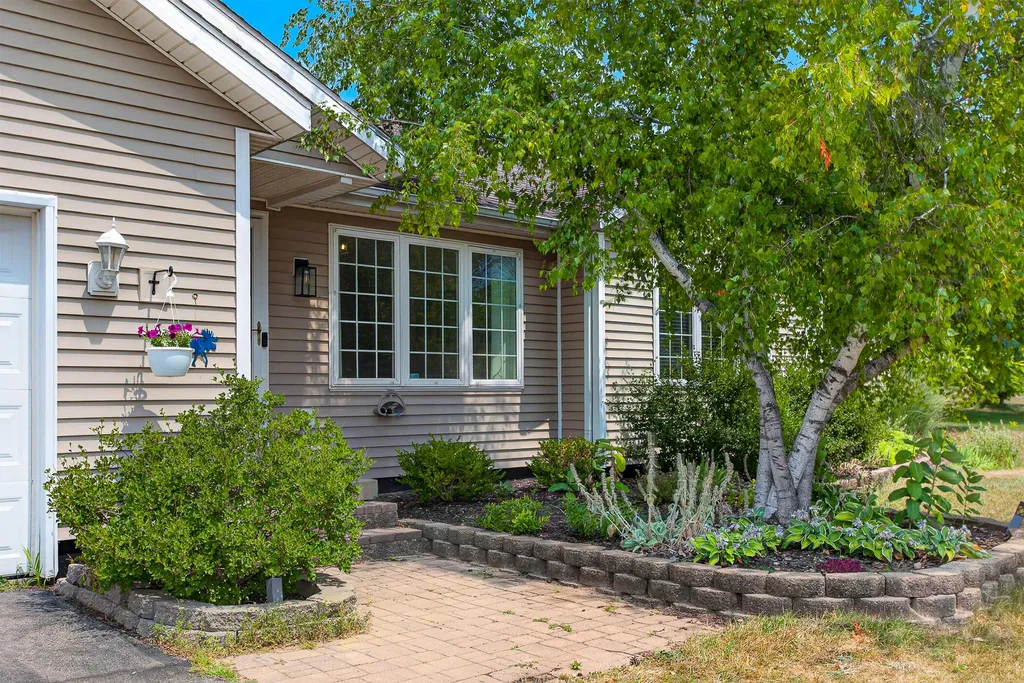 6935 Brow-myer Drive NE Courtland Township MI 49341