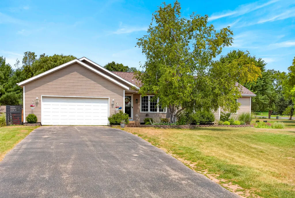 6935 Brow-myer Drive NE Courtland Township MI 49341