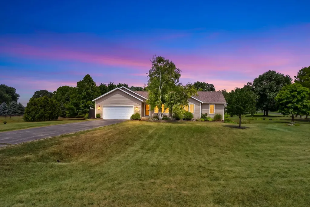 6935 Brow-myer Drive NE Courtland Township MI 49341