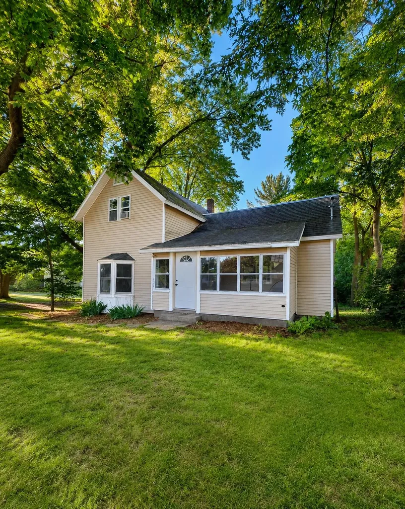 303 Rathburn Unknown City MI 49329