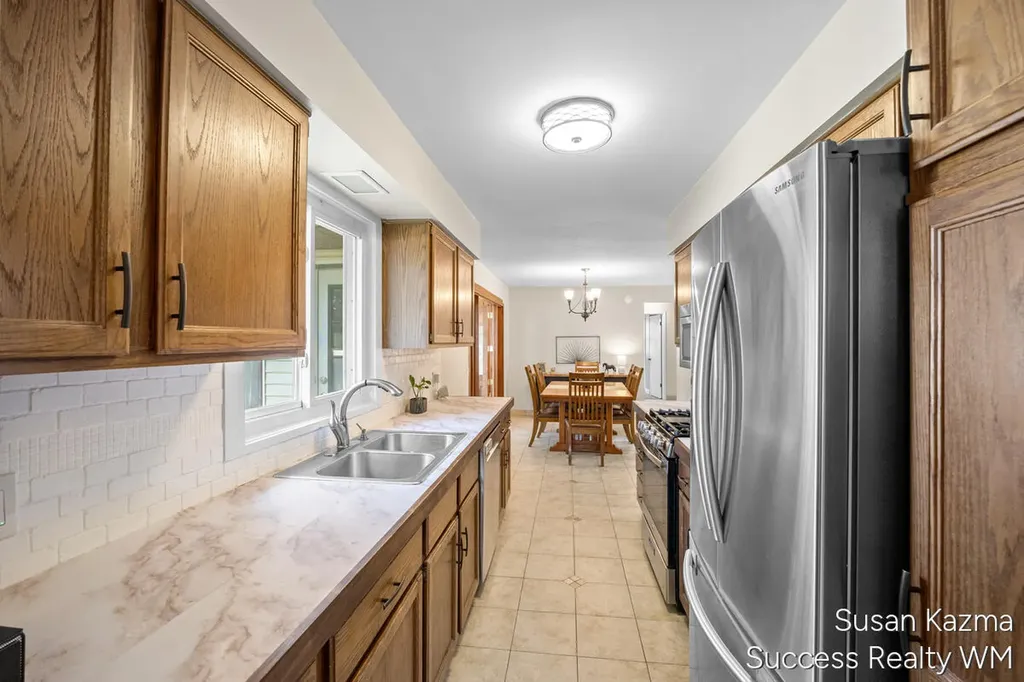 4437 Forest Park Drive SW Wyoming City MI 49519