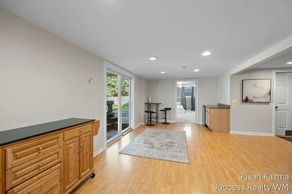 4437 Forest Park Drive SW Wyoming City MI 49519