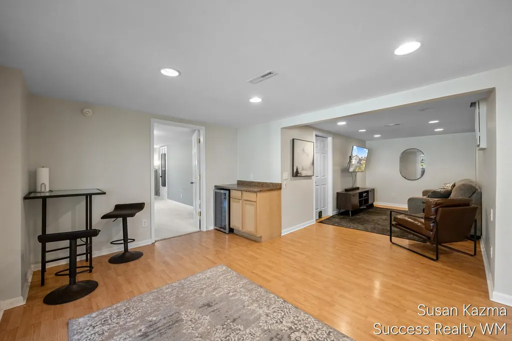 4437 Forest Park Drive SW Wyoming City MI 49519