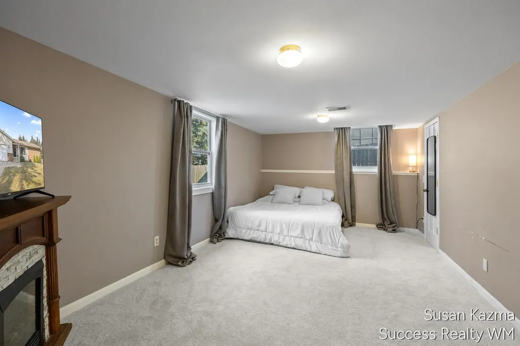4437 Forest Park Drive SW Wyoming City MI 49519
