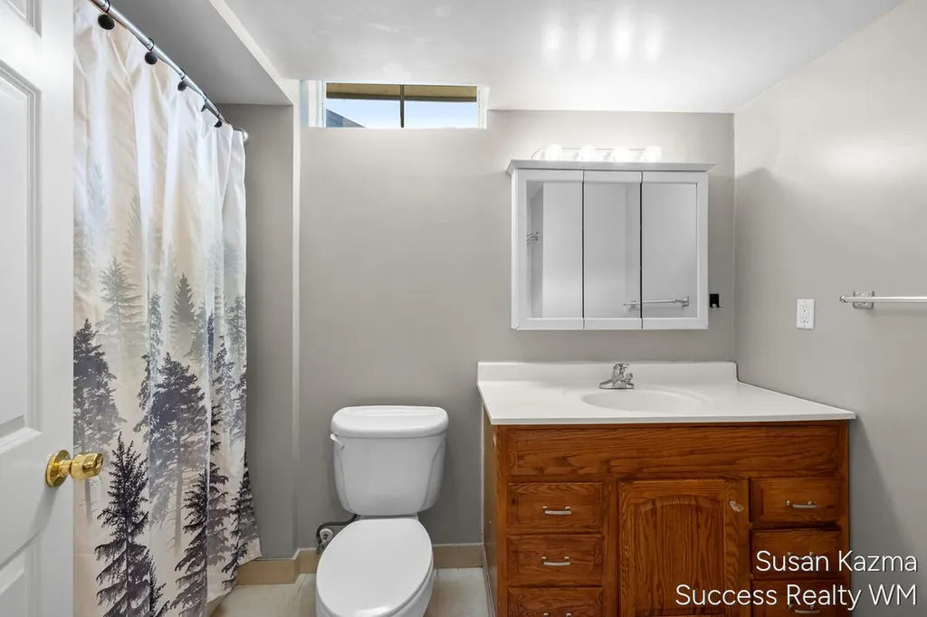 4437 Forest Park Drive SW Wyoming City MI 49519