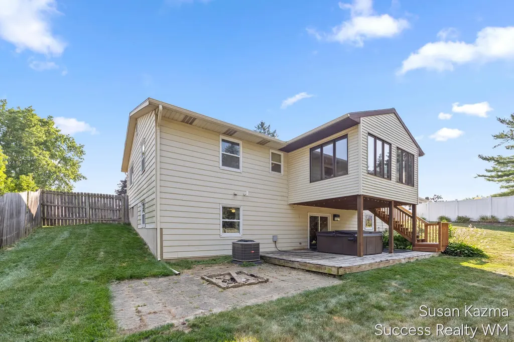 4437 Forest Park Drive SW Wyoming City MI 49519