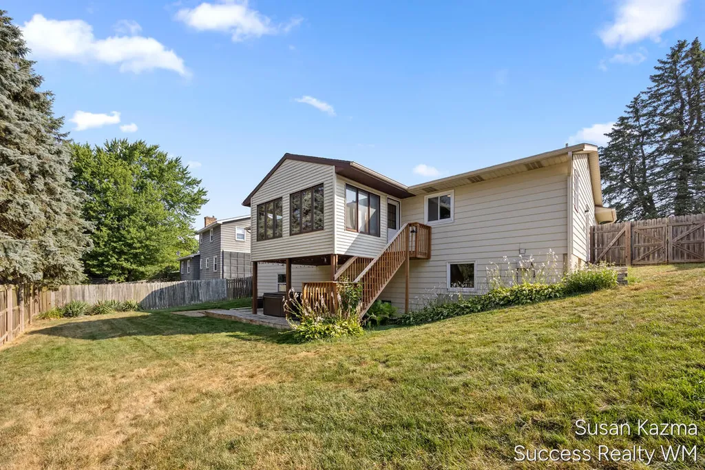 4437 Forest Park Drive SW Wyoming City MI 49519