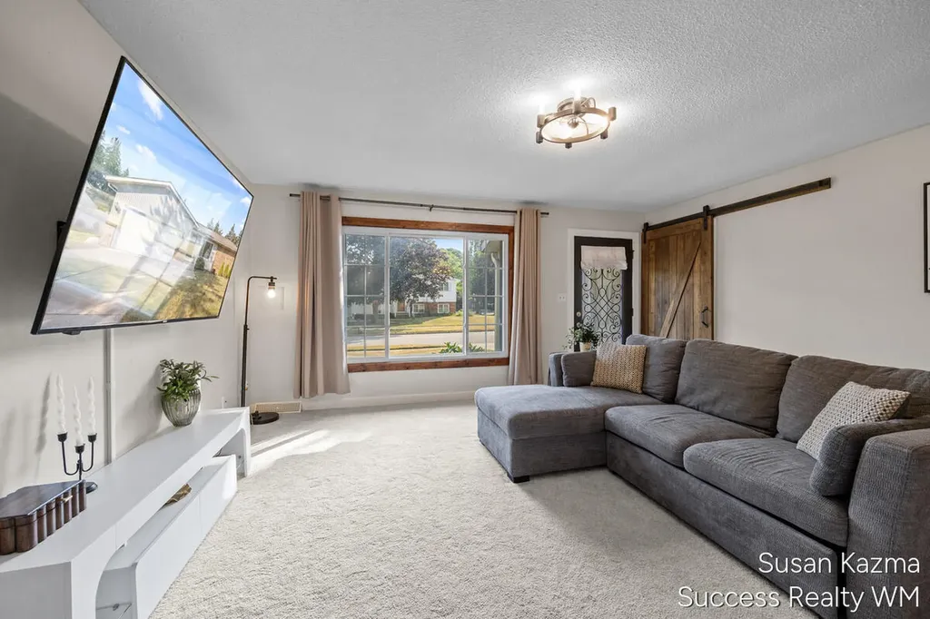 4437 Forest Park Drive SW Wyoming City MI 49519