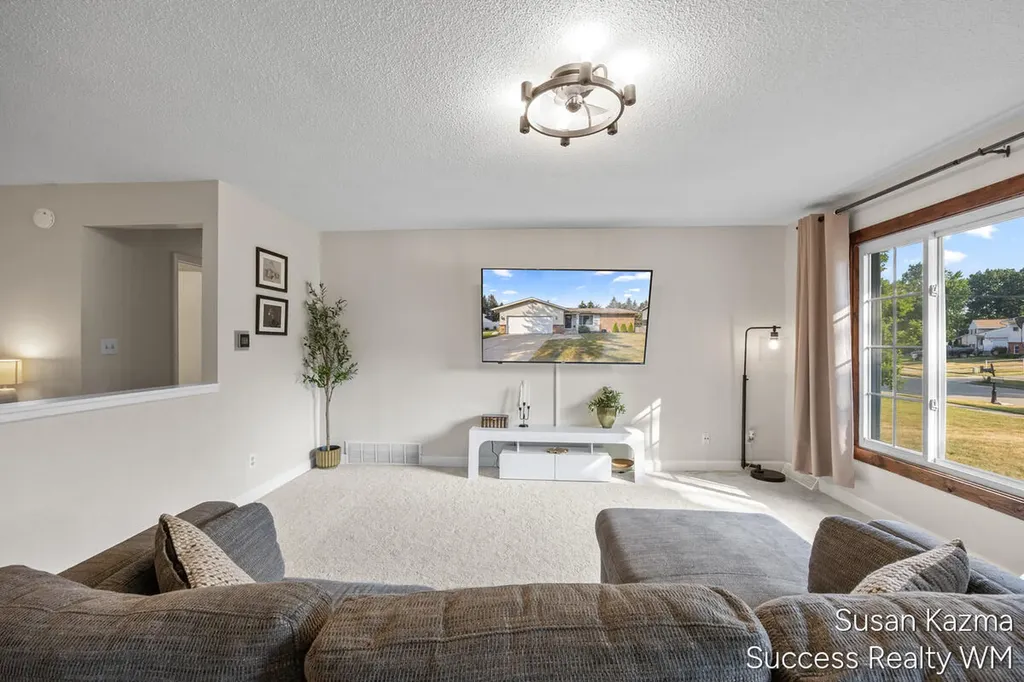 4437 Forest Park Drive SW Wyoming City MI 49519