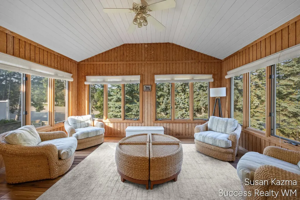 4437 Forest Park Drive SW Wyoming City MI 49519