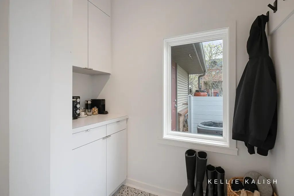 814 Livingston Avenue NE Grand Rapids City MI 49503