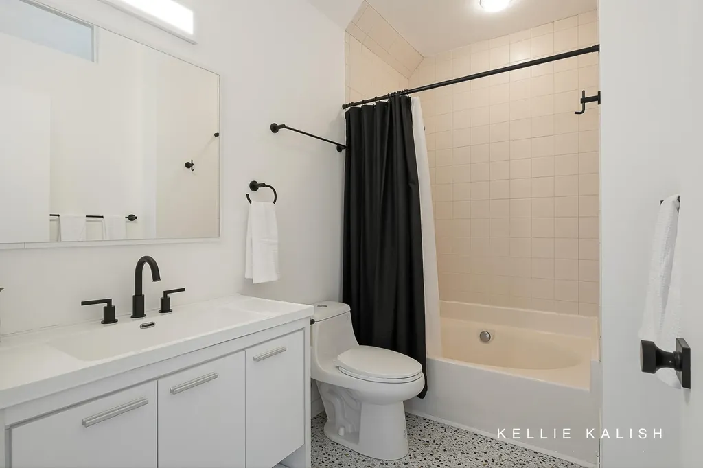 814 Livingston Avenue NE Grand Rapids City MI 49503