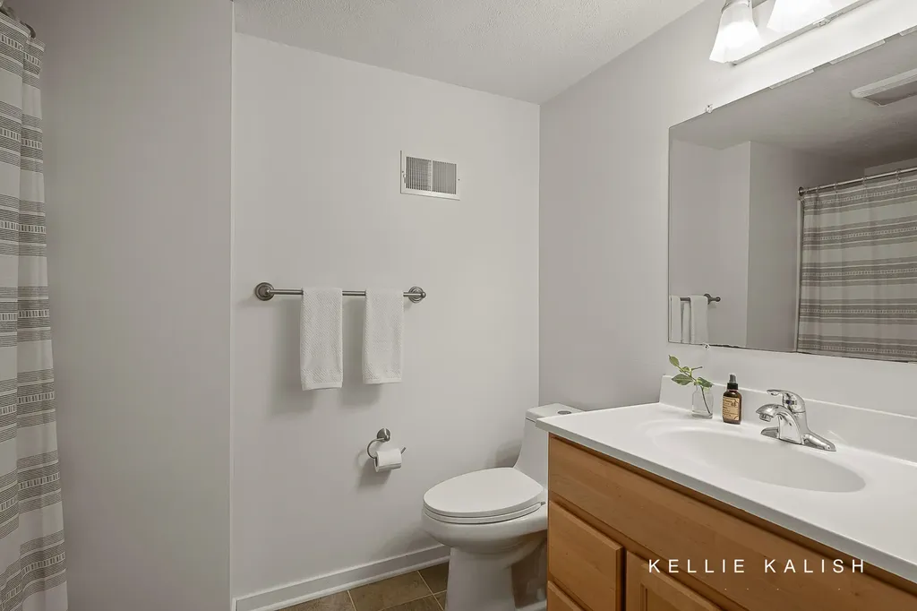 814 Livingston Avenue NE Grand Rapids City MI 49503