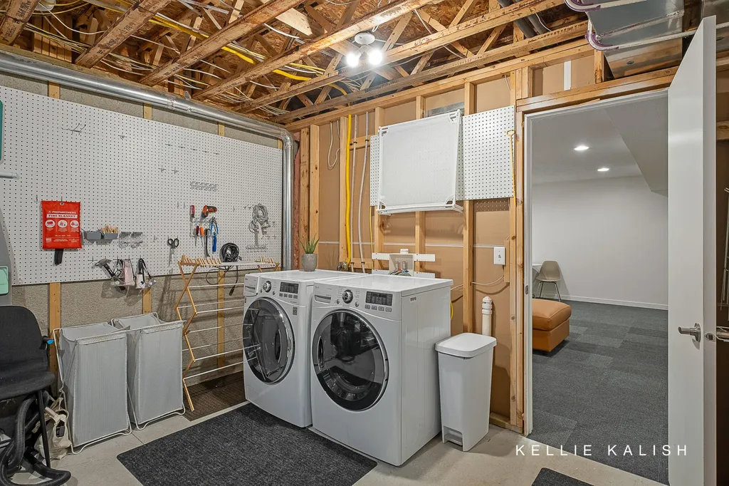 814 Livingston Avenue NE Grand Rapids City MI 49503