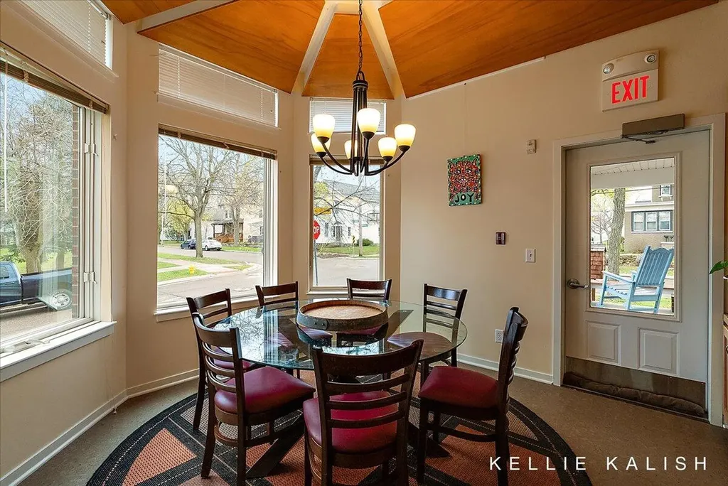 814 Livingston Avenue NE Grand Rapids City MI 49503