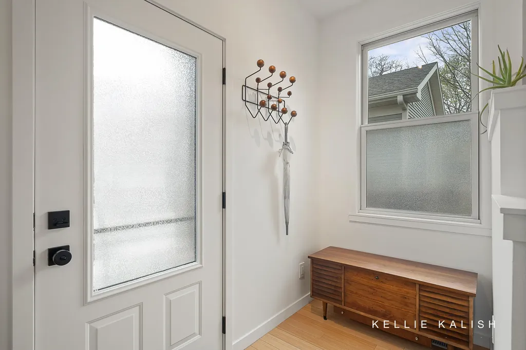 814 Livingston Avenue NE Grand Rapids City MI 49503